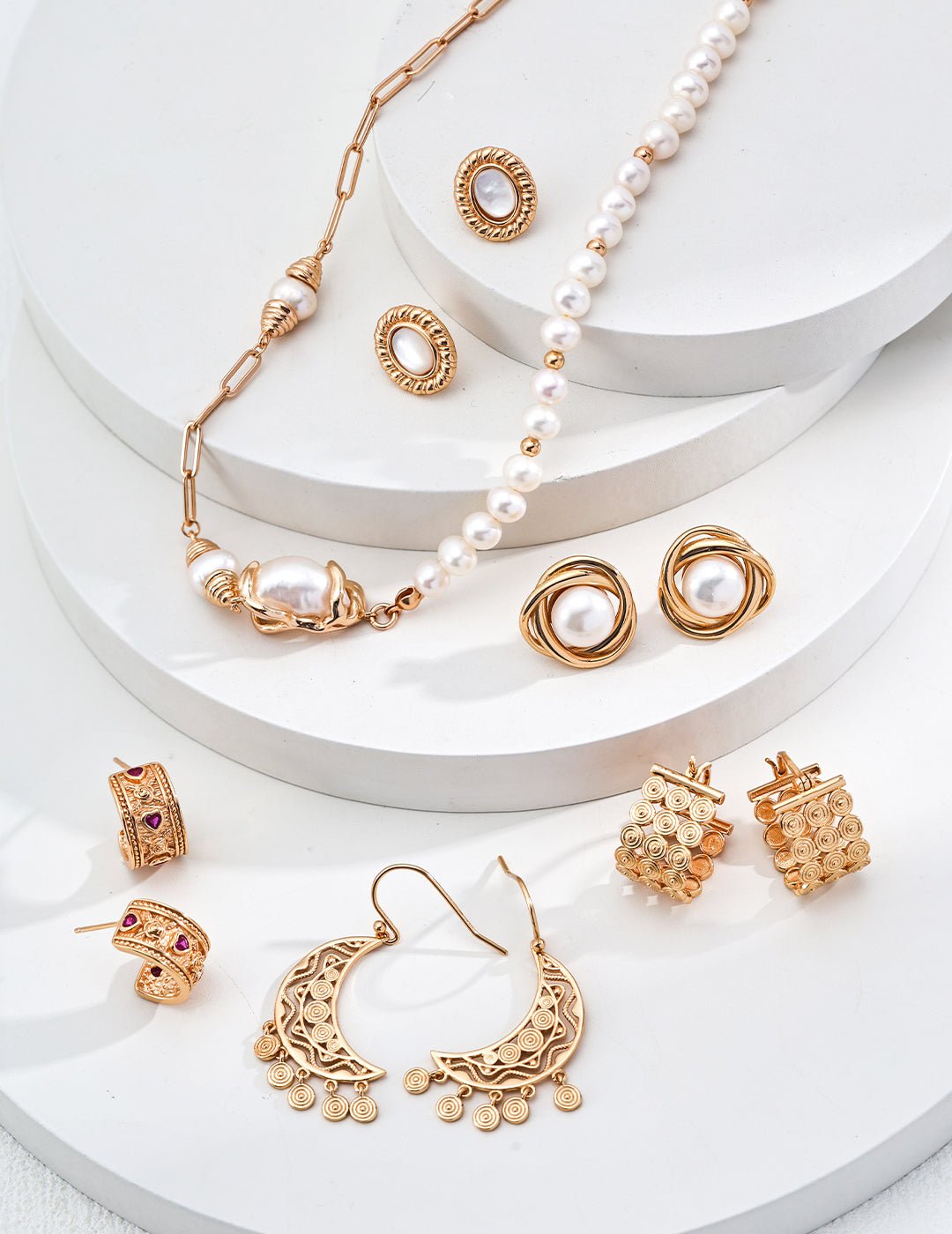 Necklace and Studs with Pearls and Gold - Plated Silver by ronny