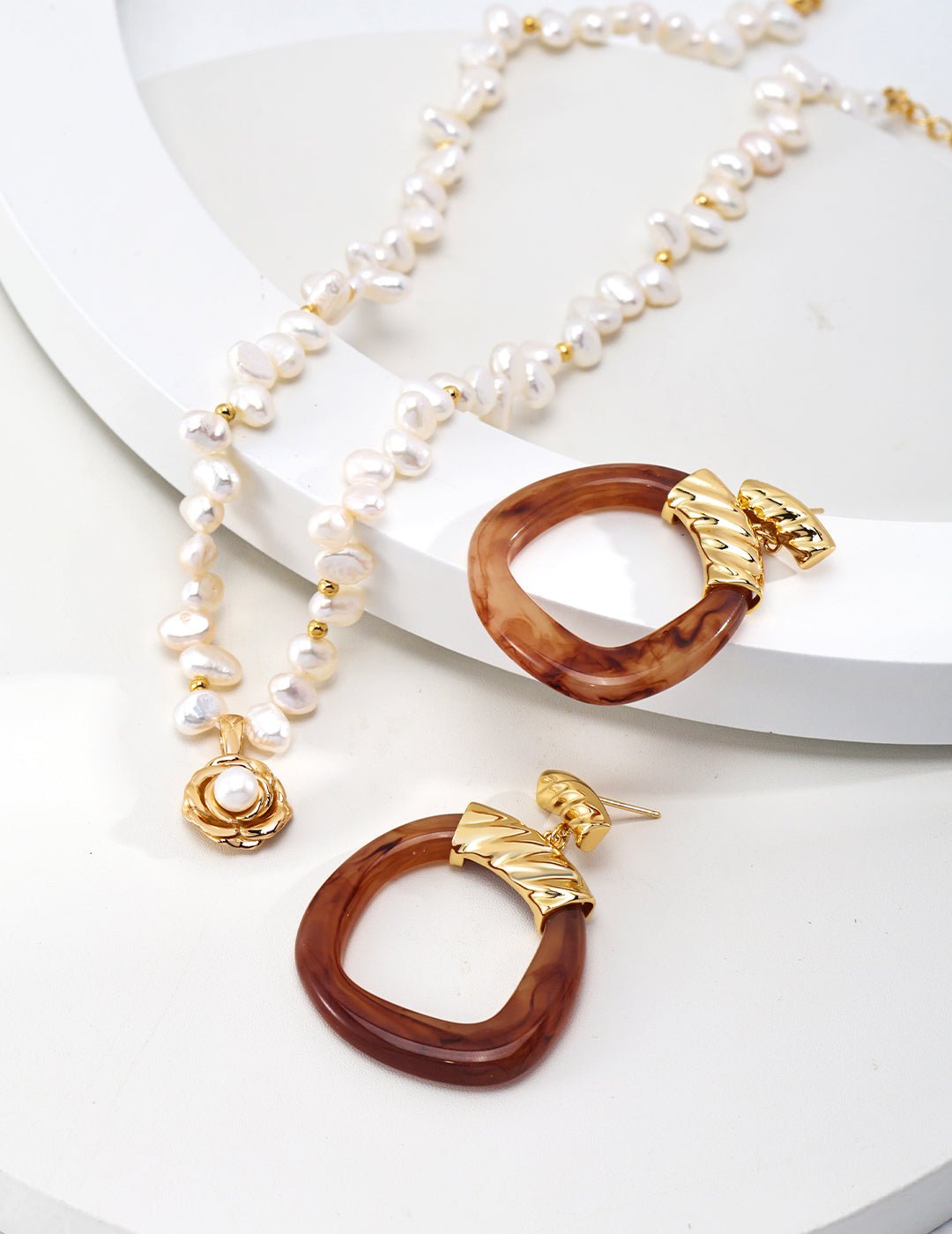 Pearl Necklace and Amber Earrings with Gold-Plated by ronny