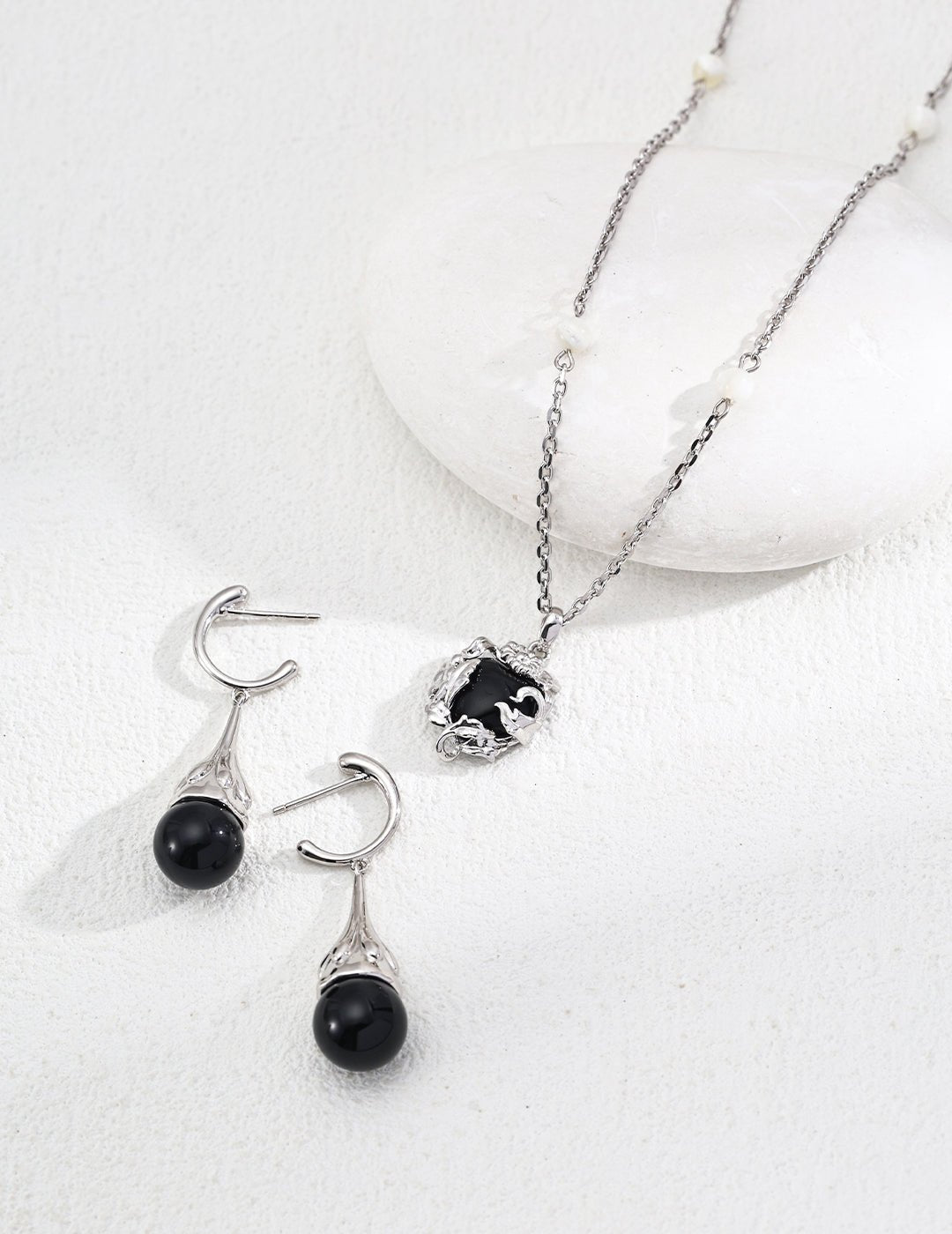 Natural Black Onyx and Shell Necklace and matching Earrings in Silver by ronny